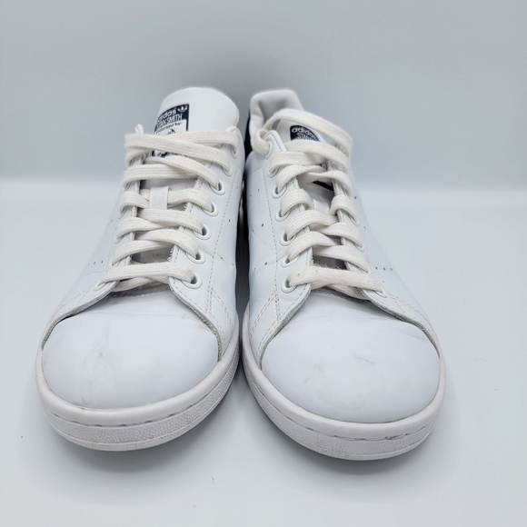 Adidas Stan Smith Shoes - Picture 2 of 9